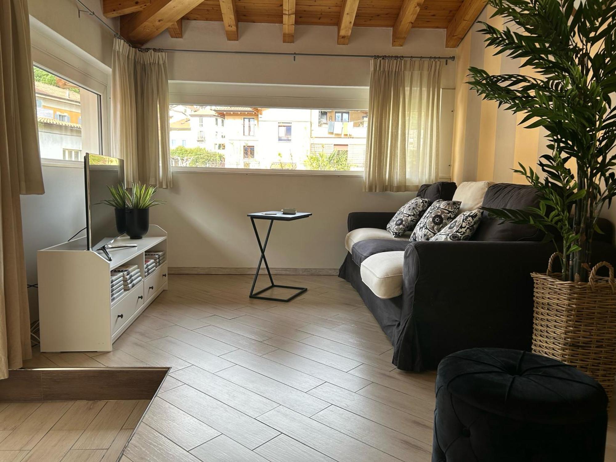Menaggio Down Town Appartement Buitenkant foto